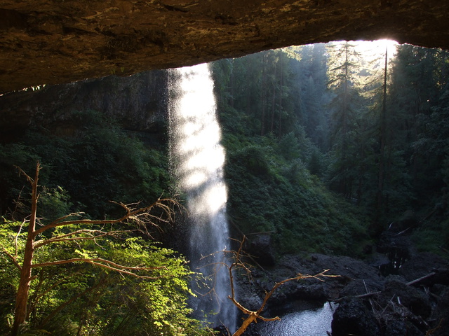 sunlight waterfall 640x480