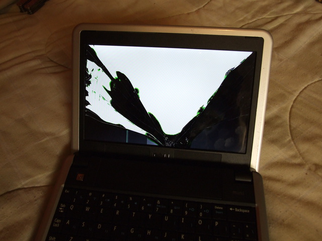 laptop broken 640x480