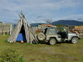 camping tepee 320x240