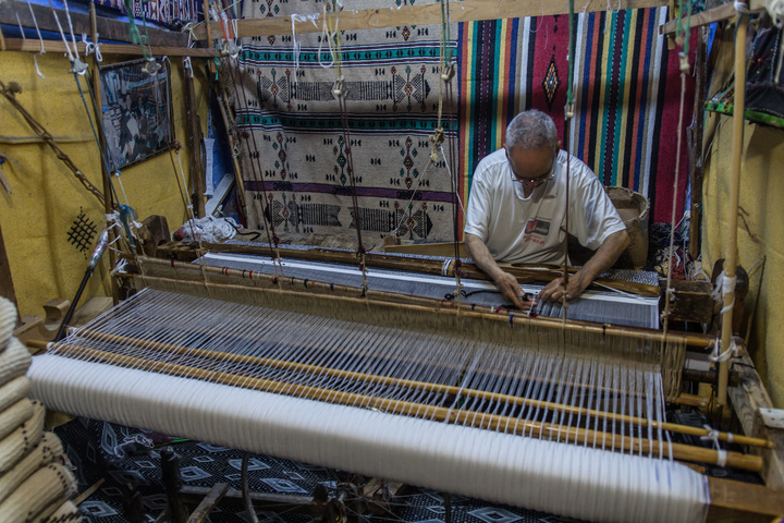 chefchaouen weaving loom 720x480