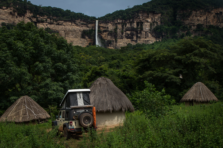 jeep camping guinea waterfall 720x480