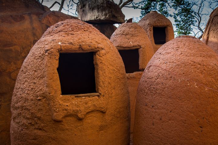 niansogoni burkina faso little grain storage pods 720x480