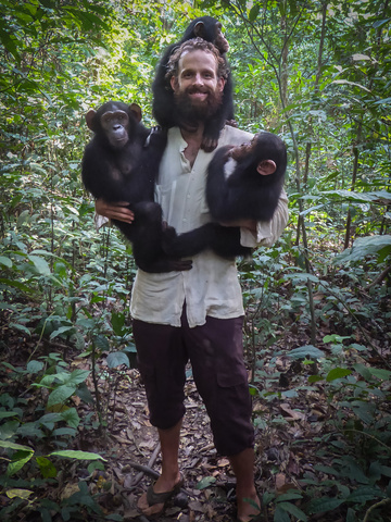 marienburg chimpanzees dan three 360x480