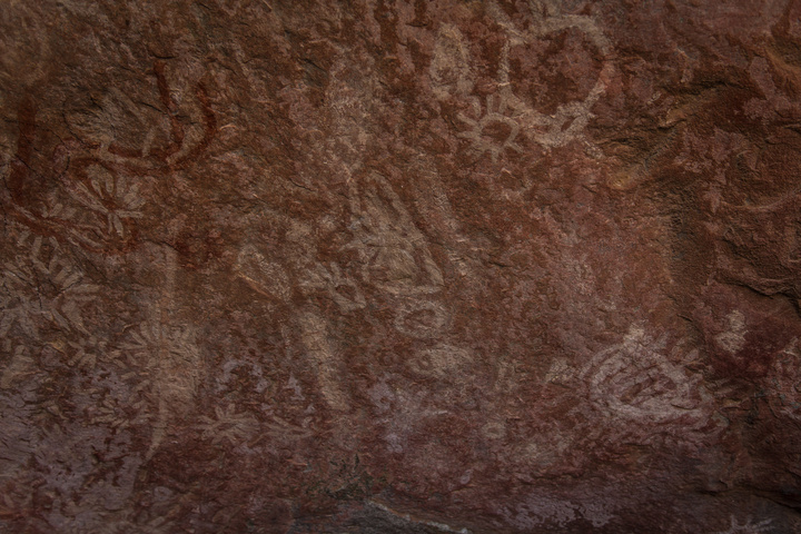 tchitundo hulo rock paintings angola many cave paintings 720x480