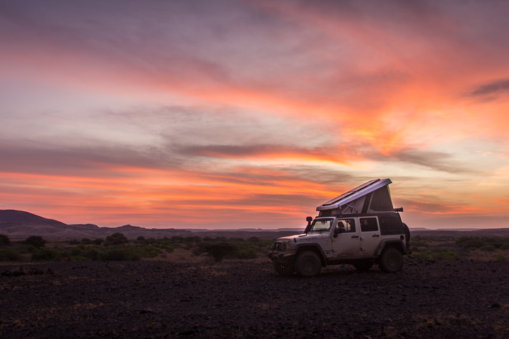 jeep camping j30 sunset 720x480